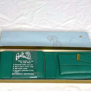 NOS Green Lady Bosca Ballerina Billfold, Green Wallet Popero Cowhide, Hugo Bosca Company, Circa 1965