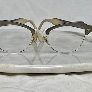 1950s Women’s Eyeglasses, Vintage Cats Eye Frames, Gray Silver, Bausch & Lomb 1/10 12k GF 18-46,  4 1/2 - 5 3/4