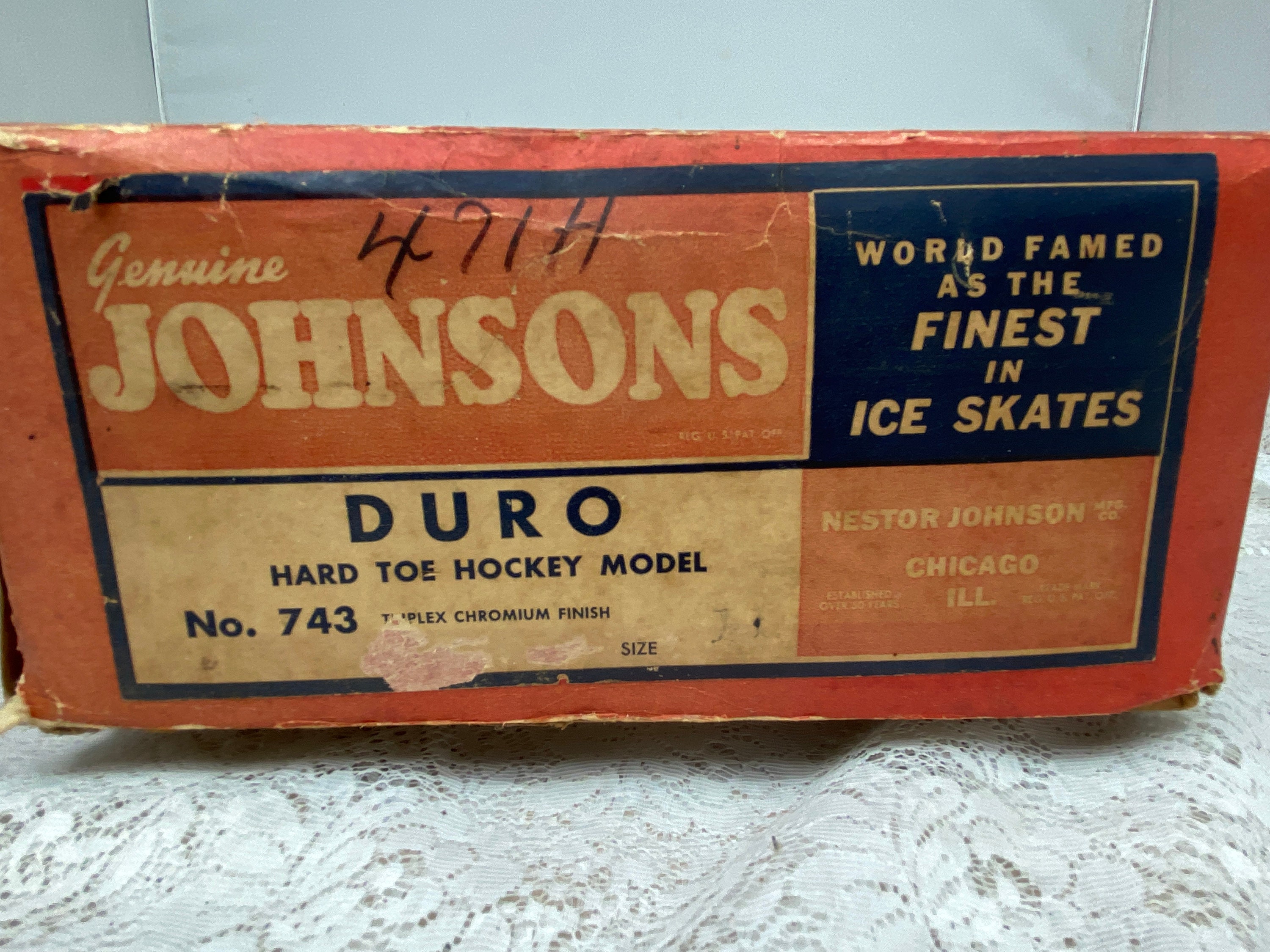 Vintage Johnsons Duro Hockey Ice Skates – Size 10 – Original Box – 1953 1953 Johnson Duro Hard Toe Hockey Skates - Men main image 3