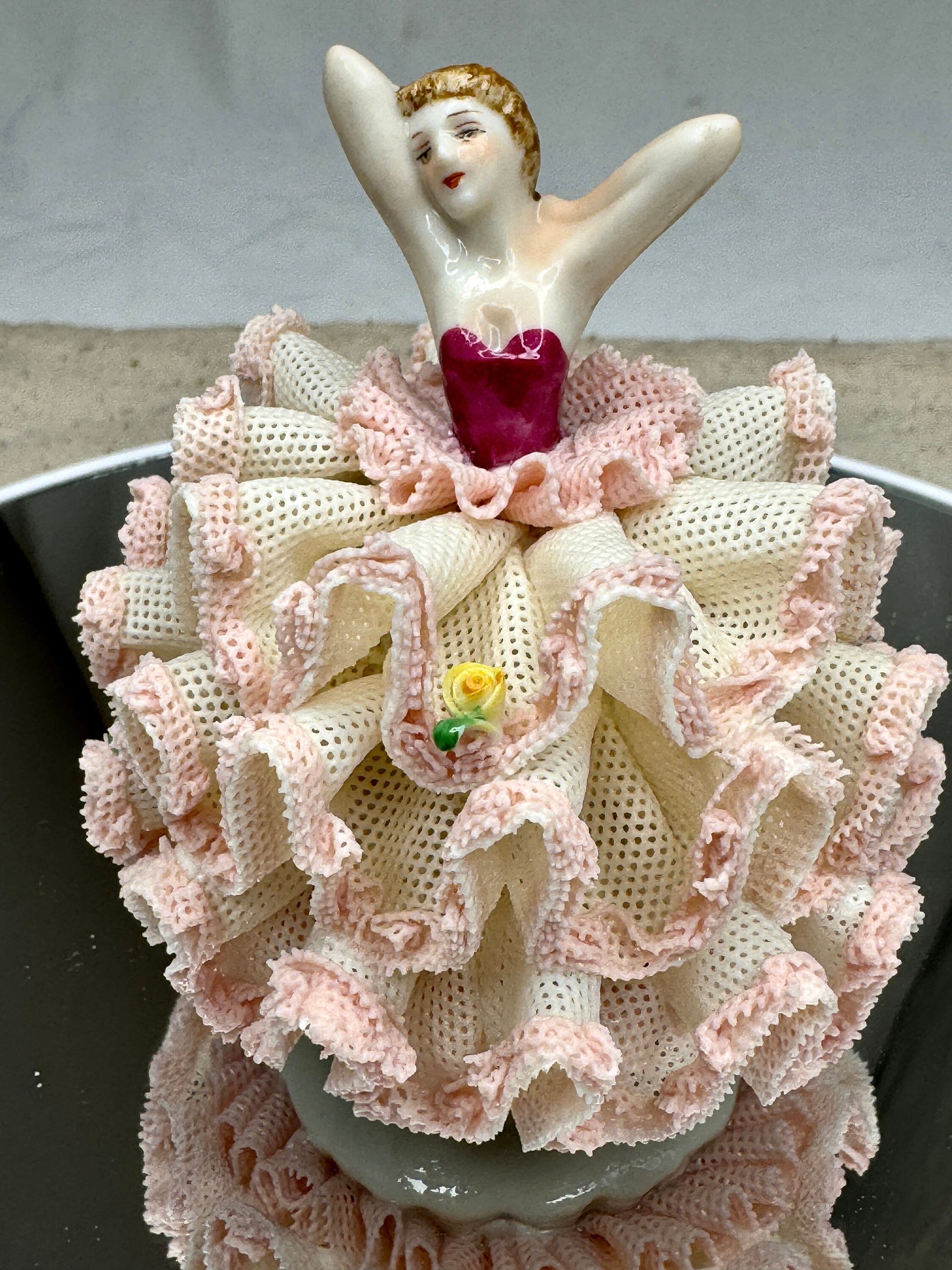 アイリッシュドレスデンDresden置物（ケース付) 【公式通販】