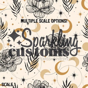 Peut inclure: Motif floral crème avec des accents noirs et dorés. Le design présente des fleurs stylisées, des feuilles, des croissants de lune, des étoiles et le texte "Sparkling Customs" avec l'URL de la boutique Etsy. Les mots "Multiple Scale Options!" et "Scale 1" sont également visibles.