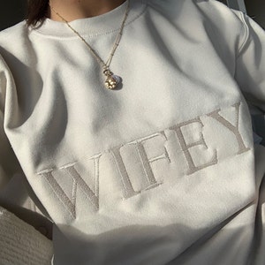 Wifey Sweater | Bride To Be Jumper | Bridal Shower Jumper | Hen Do Sweatshirt | Engagement Gift | Just Married Jumper | Honeymoon Outfit