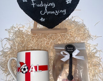 England Mug & Homemade Fudge Set: St George Flag Design