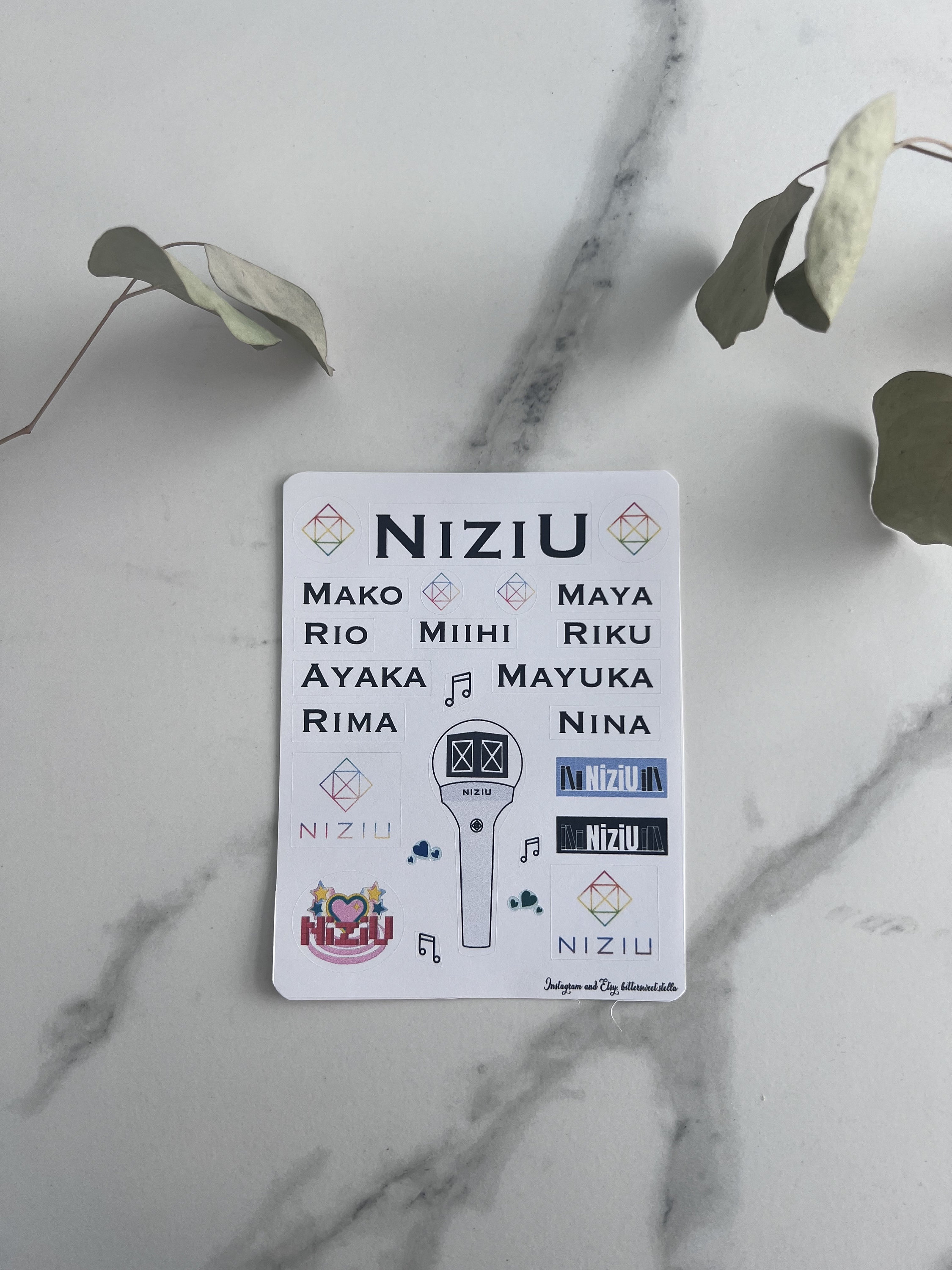 魅力的な価格 niziuマユカ 缶バッジ&トレカ&マグネット&ヘアクリップまとめ アイドル
