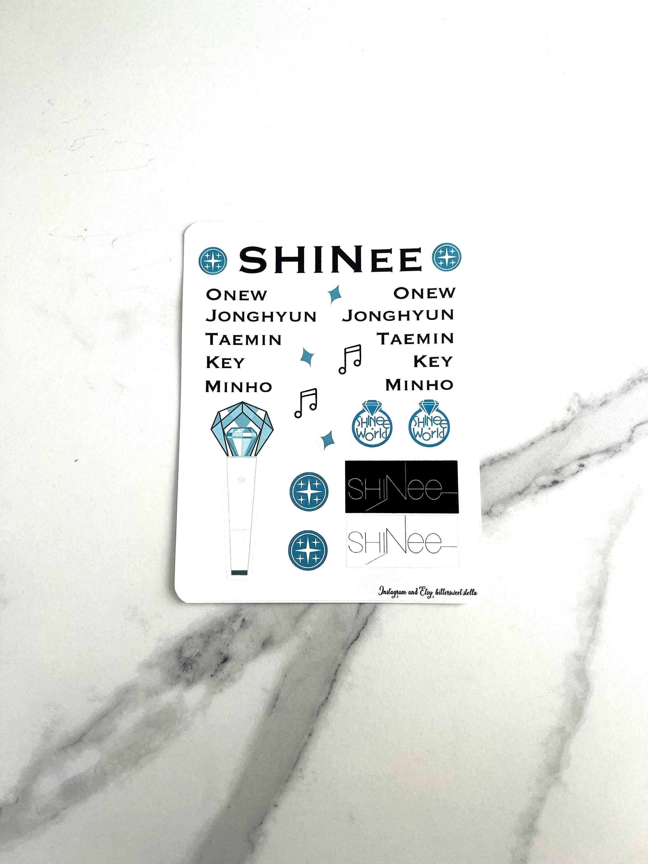 SHINee 直筆サイン入りTシャツ オニュ オンユ SMTOWN SHINee 直筆サイン入りTシャツ オニュ オンユ SMTOWN