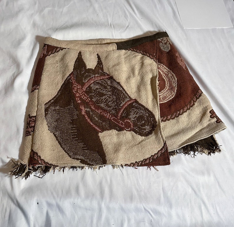 Horse Shoe Tapestry Blanket Skirt image 5