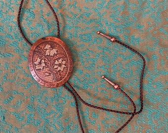 Gravata Bolo Buquê Bronze