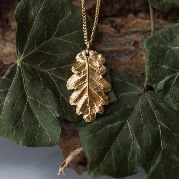 Halskette mit Blattgold-Anhänger, Eichenblatt-Schmuck, Geschenk für Naturliebhaber, handgefertigt im Vereinigten Königreich