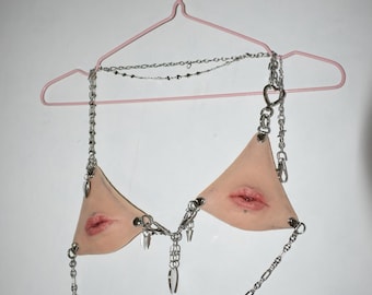 Haut de bikini lèvres sur commande | lipBikini | Fait main | Pièce d'art en silicone