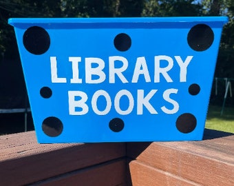 Library Book Storage, Book Storage, Classroom Organizer, Book Organizer, Preschool Classroom, Classroom Supplies, Teacher Supplies, Books