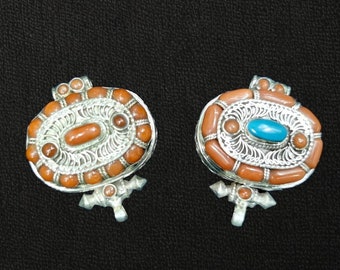 Tibetan Silver Ghau Pendant, Buddhist Prayer Box Amulet, Handcarved with Traditional Siku Filigree & Stones Setting, Handmade in Nepal