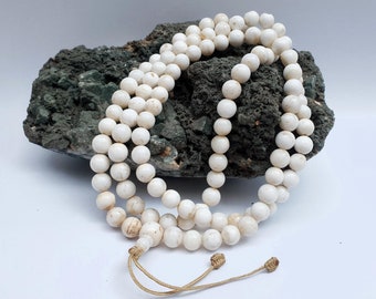 8 mm - 108 CONCH SHELL Prayer Beads Mala for Mantra chanting, Essential tool for a meditation, Handmade in Nepal by Tibetan Community