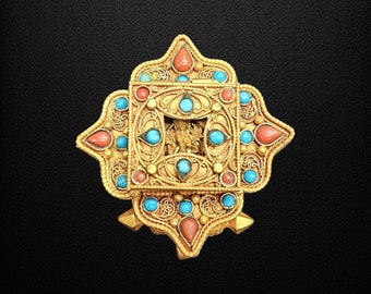 Tibetan Ghau Pendant, Buddhist Prayer Box Amulet with Green Tara or Chenrezig, Handcarved with Turquoise Stones Setting, Handmade in Nepal