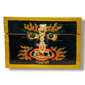 PETITE TAILLE - Boîte en bois tibétaine traditionnelle pour petits objets, peinte à la main avec un design Mahakala noir et des couleurs Thangka, fabriquée à la main au Népal