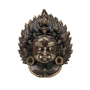 27 x 21 cm, tibetisch-buddhistische Mahakala-Maske zum Aufhängen an der Wand für den Schutz zu Hause/im Büro, handgehämmert aus Metall und mit Antik-Finish, handgefertigt in Nepal