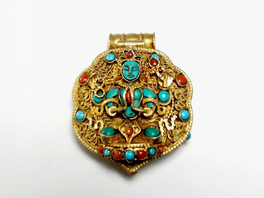 Tibetan Silver Ghau Pendant, Buddhist Prayer Box Amulet