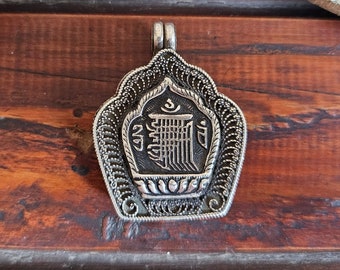 Vintage Tibetan Silver Ghau Pendant, Buddhist Prayer Box Amulet, Handcarved with Protection KALACHAKRA MANTRA & Filigree, Handmade in Nepal