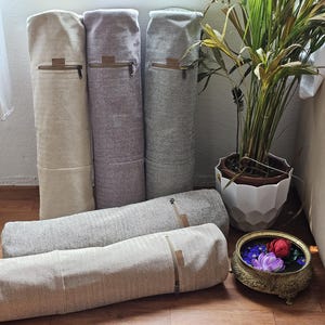 Conjunto de esterilla y bolsa de yoga de algodón orgánico, extra acolchada, hecha a mano por mujeres locales en Nepal con comercio justo, ecológica y sostenible. Conjunto de 2 piezas.