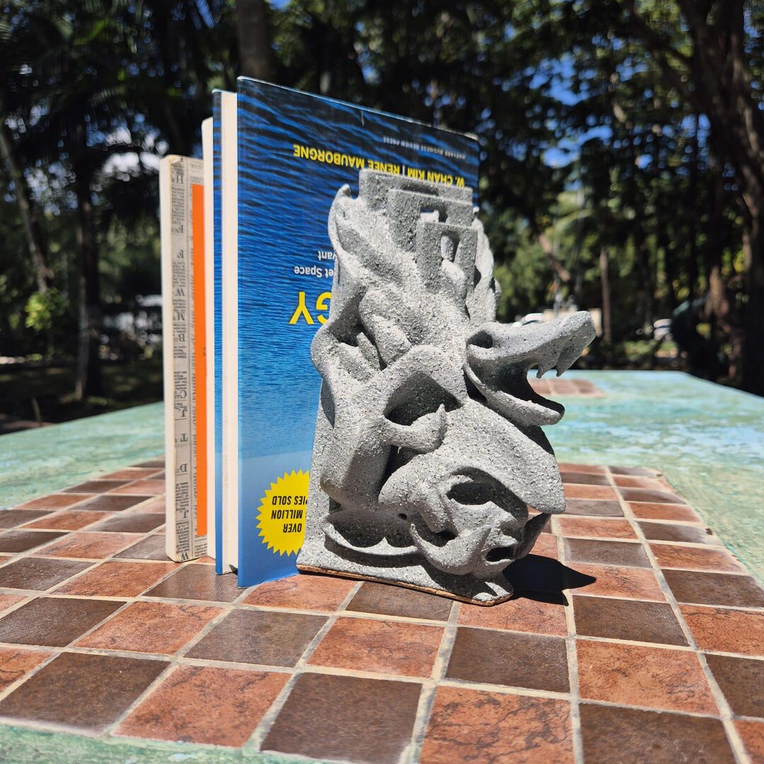 Aztec Eagle Warrior Bookend – Decorative Sculpture Inspired by Ancient ...