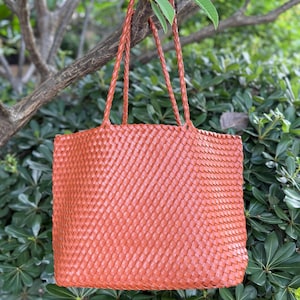 Handmade woven handbag, oversized commuter shoulder bag image 2