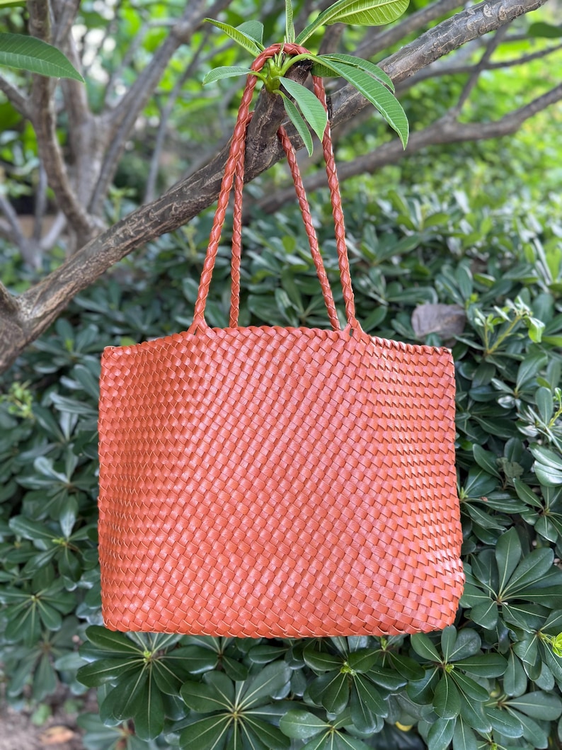 Handmade woven handbag, oversized commuter shoulder bag image 2