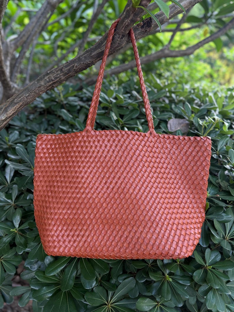 Handmade woven handbag, oversized commuter shoulder bag image 15