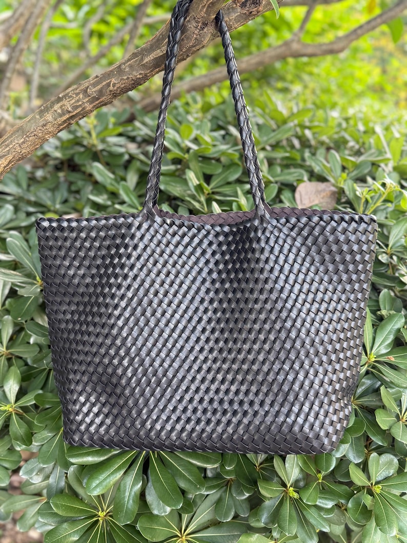 Handmade woven handbag, oversized commuter shoulder bag image 12