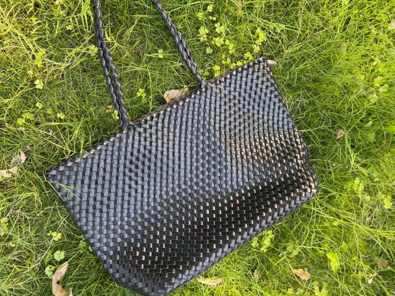 Handmade woven handbag, oversized commuter shoulder bag image 19