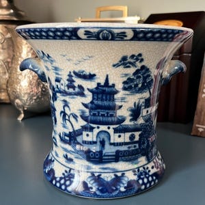 Blue Willow Porcelain Planter: Chinoiserie Cachepot with Handles