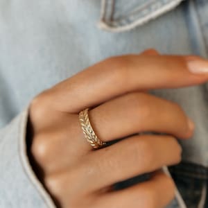 14k Solid Gold Laurel Wreath Curve Ring, Vine Leaves Wedding Ring, 14k Solid Gold Wheat Leaf Ring, Dainty Gold Wedding Ring, Wheat Leaf