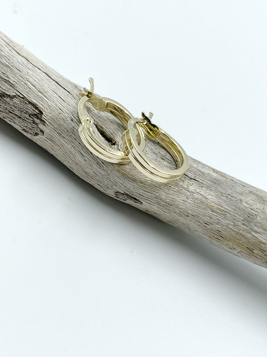 Clea Flat Hoop Earrings- Shiny Gold