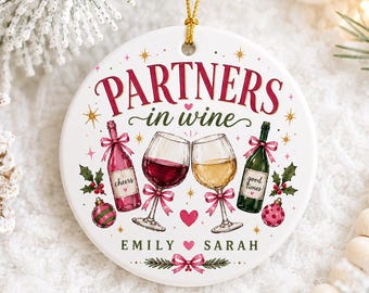 Adorno navideño personalizado "Compañeros en el vino", adorno de vino para mejores amigos, regalo personalizado para mejores amigos, regalo de Navidad para amantes del vino.
