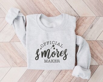 offizielles Smores Maker Sweatshirt, Camping Sweatshirt für Frauen, Camping Rundhalsausschnitt, lustiges Camping Shirt, Smores Sweatshirt, Camping Geschenke