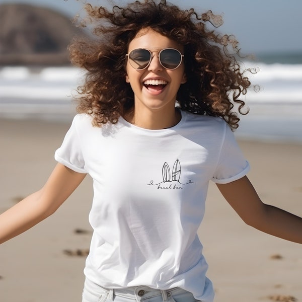 Strand T-Shirt, Strand T-Shirt, Strand-Liebhaber-Geschenk, Geschenk für sie, Strand-Taschen-T-Shirt, minimalistisches Strand-Shirt, Sommer-T-Shirt für Frauen