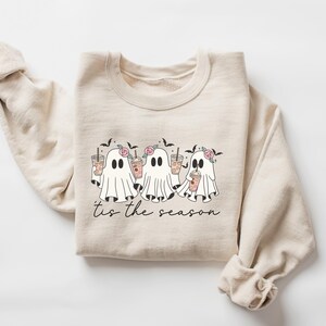 Cute Ghost Sweatshirt, &#39;Tis The Season Halloween Sweatshirt for Women, Iced Coffee Lover Gift, Spooky Season Coffee Sweatshirt