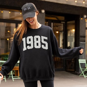 1985 Sweatshirt, Vintage Style Varsity Birthday Sweatshirt, Unisex 40th Birthday Shirt, Distressed 1985 Crewneck, 40th Birthday Gift