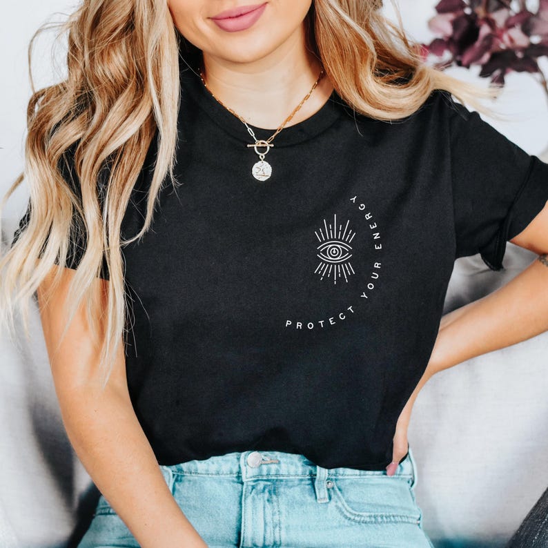 Camiseta Protect Your Energy, camiseta de protección espiritual para los ojos, camiseta estética mística de moda, regalo para buscadores espirituales, camiseta celestial, imagen 4