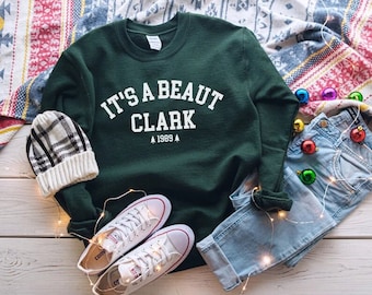 Es ist ein Beaut Clark Sweatshirt, festliches Feiertags Sweatshirt, lustiges Weihnachts Sweatshirt, Griswold Shirt, trendiger Weihnachtspullover