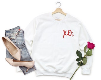 XO Heart Sweatshirt, Valentine Sweatshirt, Valentine's Day Apparel, Valentine's Day Gift, Gift For Her, XOXO Sweatshirt, Love You Sweatshirt