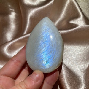 High-Grade White Moonstone Flame w/ Bright Blue Flash (98 grams) | White Moonstone | Moonstone Flame | Blue Flash Moonstone | CosmicCavern |