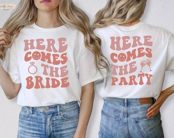 Süßes JGA T-Shirt Braut & Team vorne oder hinten bedruckt für Frau, Retro-Braut-Team-T-Shirt-Set, Here Comes The Bride Shirt, Brautjungfern-Geschenk