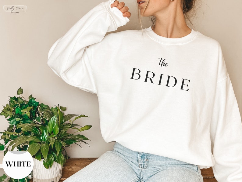 Sweatshirts JGA Bride & Crew simples et modernes pour femmes, sweat-shirt mariée, cadeau de mariage pour les mariées, pull mariée, col ras du cou de fiançailles image 6