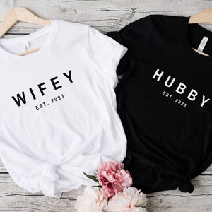 Minimalist Matching Couples Tshirts Wifey & Hubby, Wedding Gift for Couples, Wifey Hubby Shirt, Aesthetic JGA Bride and Groom Shirt Est 2023