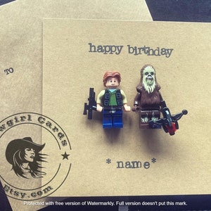 Biglietto d'auguri con minifigure timbrato a mano, regalo di buon compleanno Han Solo e Chewbacca Star Wars, SPEDIZIONE GRATUITA NEL REGNO UNITO