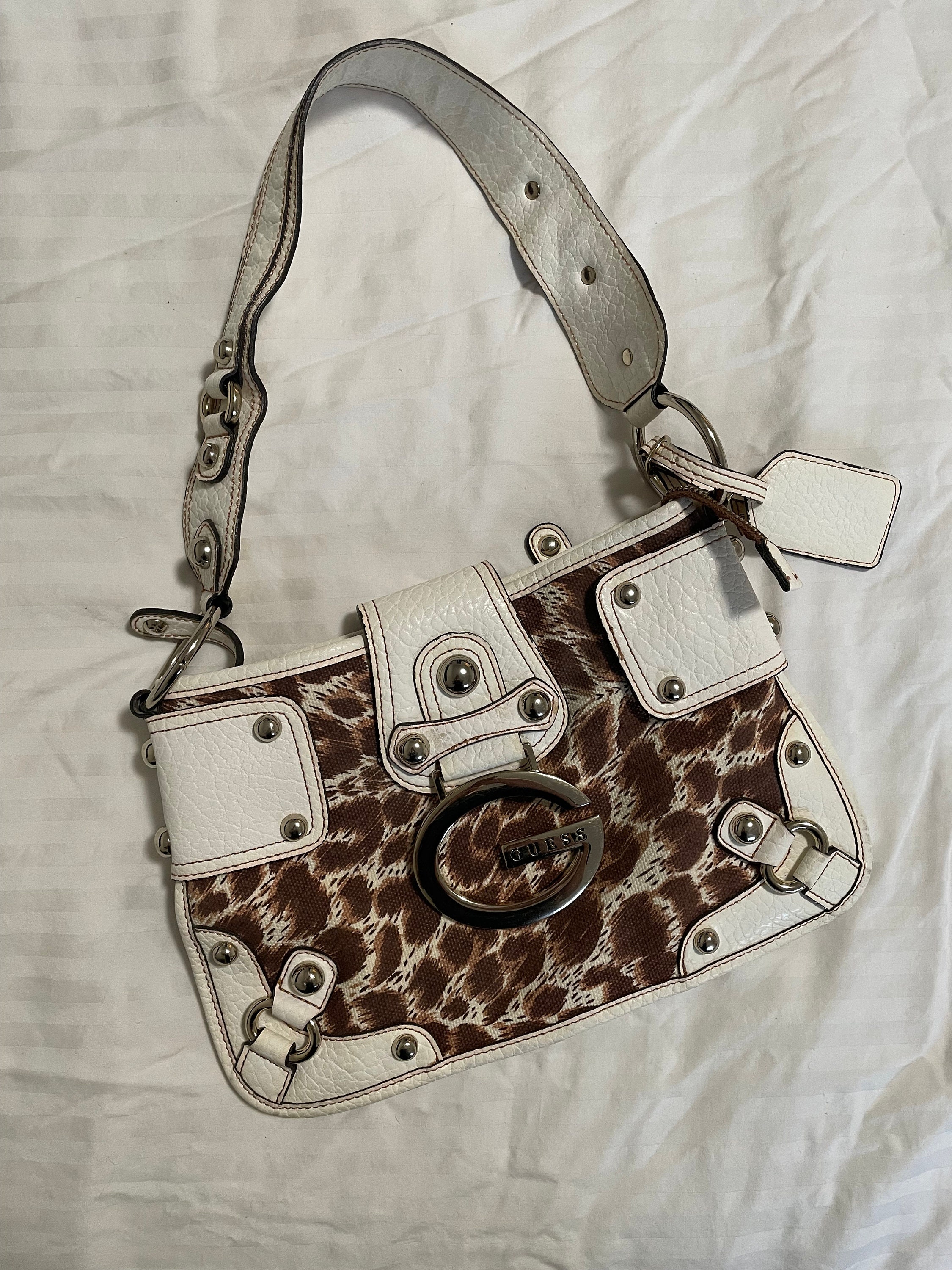 Vintage Handbag, 90s Style Guess Top Handle Cream Clutch, Thrifted Unique  Cute Retro Bag - Etsy Canada