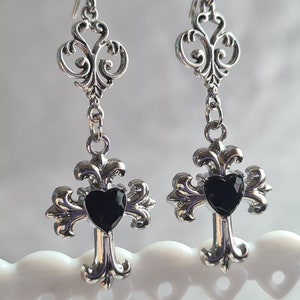 Gothic verzierten Silber Kreuz und Herz Ohrringe