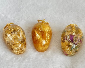 Bollos de la suerte / Llavero de conejo de resina de cristal / Flores secas y pan de oro