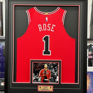 DERRICK ROSE Autographed Signed Bulls White #1 Jersey COA