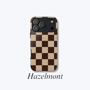 Custodia per telefono a scacchi marrone e beige, custodia per iPhone con motivo a scacchi retrò neutro, compatibile con MagSafe - Hazelmont Case