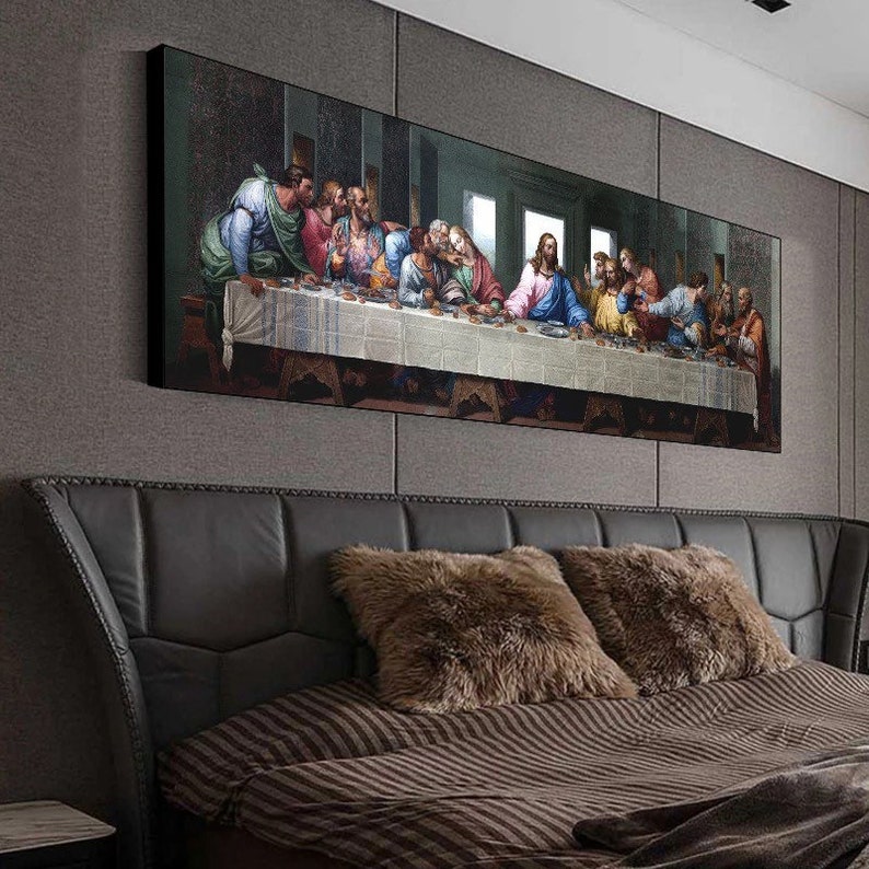 May include: A framed painting depicting The Last Supper, a famous Renaissance artwork by Leonardo da Vinci. The painting features Jesus Christ and his disciples gathered around a table, with a detailed depiction of their expressions and gestures.